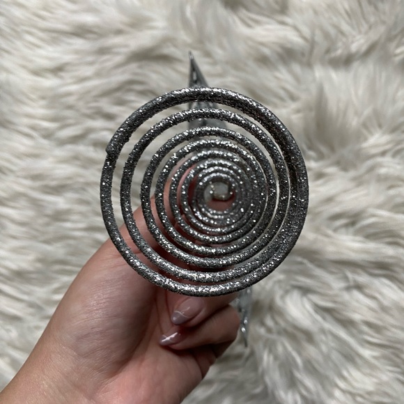 Glitter snowflake tree topper - Picture 4 of 5